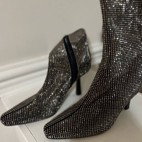 ✨ Steve Madden Rhinestone Statement Boot - Picture 7 of 9